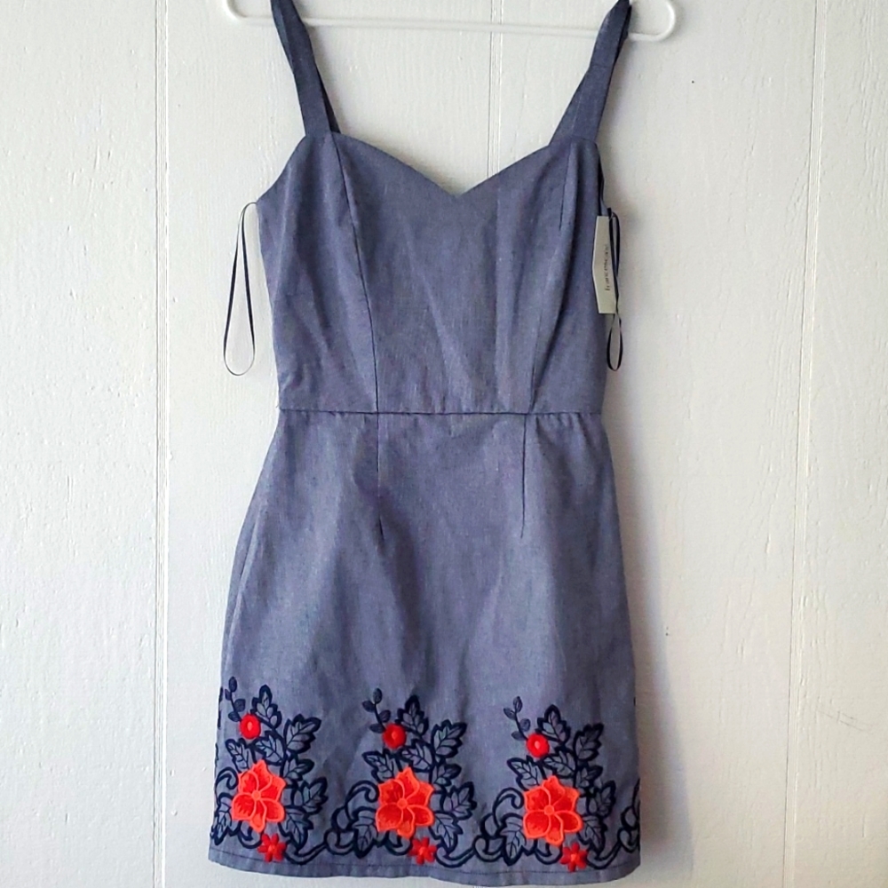 NWT Francesca's Collections Mi Ami Denim Chambray Embroidered Floral Dress XS